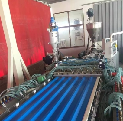 100-200kw Power Consumption PVC Hollow Sheet Extrusion Machine With Co rotating Conical Twin screw
